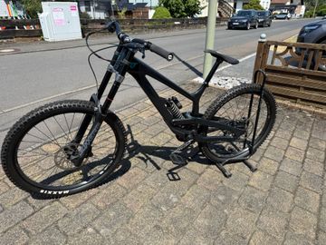 Gebrauchtes YT Industries Tues CORE 2 27 2023 2023 Mountainbike, Schwarz, 27.5 — Bild 1 von 9