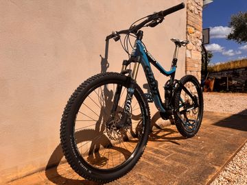 Used Giant Reign 1 2013 2013 Mountainbike, Blue, 27.5 — image 5 of 10