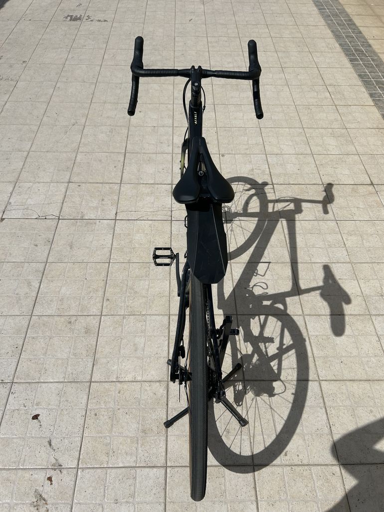 Used Giant Revolt Advanced 2 2024 2024 Road & Gravel, Black — image 2 of 12