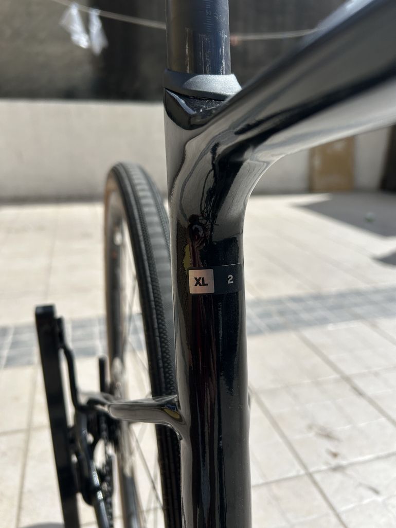 Used Giant Revolt Advanced 2 2024 2024 Road & Gravel, Black — image 10 of 12