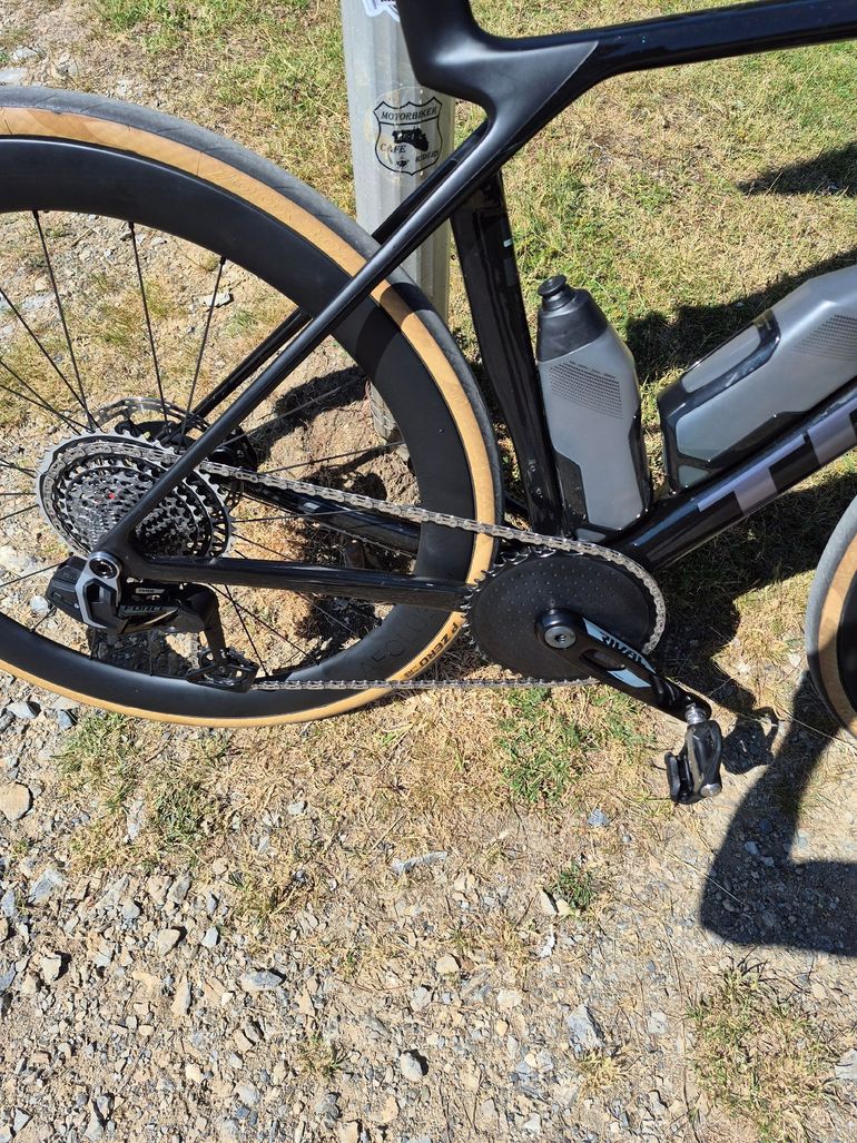 Trek Madone SRAM Force eTap AXS 2026 Road & Gravel d'occasion — image 3 sur 4