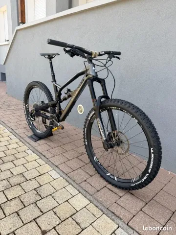 Used Nukeproof Mega 275 RS 2018 2018 Mountainbike, Black, 27.5 — image 2 of 11
