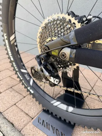 Used Nukeproof Mega 275 RS 2018 2018 Mountainbike, Black, 27.5 — image 7 of 11