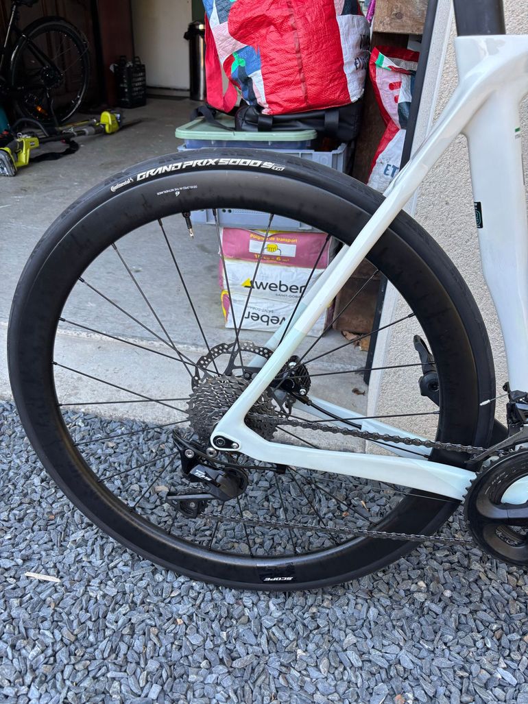 Brugt Bianchi Oltre Shimano 105 2022 Road & Gravel — billede 4 af 5