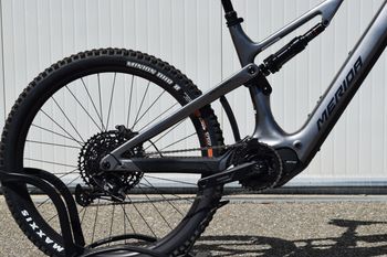 Merida eONE-SIXTY 6000 2024 2024 Mountainbike usato, Grigio chiaro — immagine 7 di 7