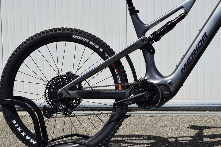 Merida eONE-SIXTY 6000 2024 2024 Mountainbike usato, Grigio chiaro — immagine 7 di 7