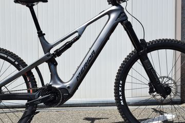 Gebrauchtes Merida eONE-SIXTY 6000 2024 2024 Mountainbike, Hellgrau, 27.5 — Bild 2 von 7