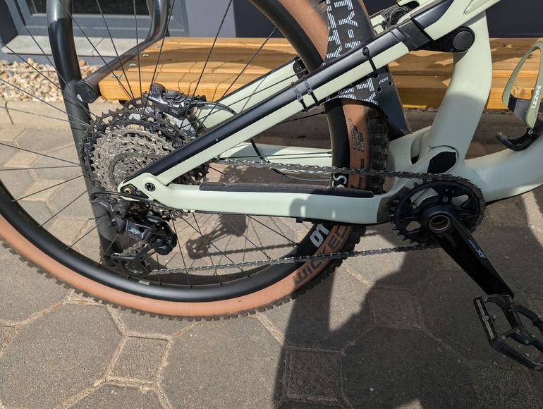 Używany Canyon Neuron CF 9 2022 2022 Mountainbike — zdjęcie 2 z 8