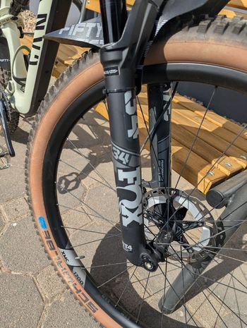 Używany Canyon Neuron CF 9 2022 2022 Mountainbike — zdjęcie 7 z 8