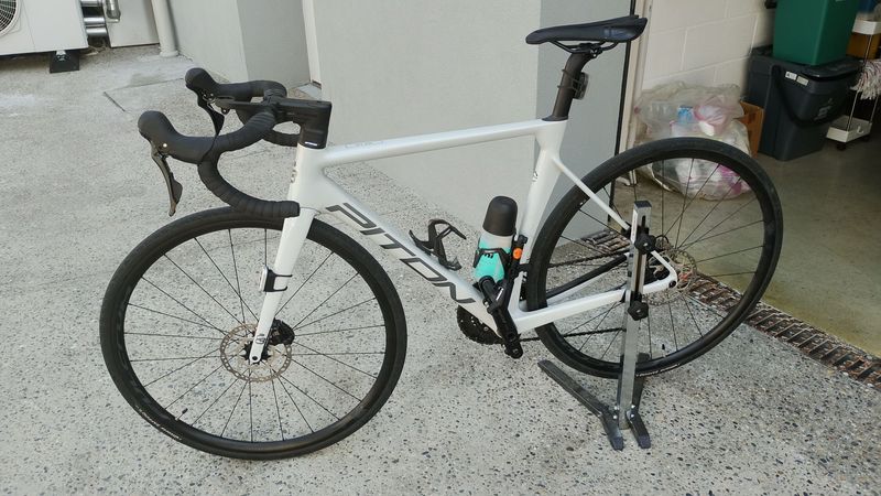 Použité Piton Custom Shimano 105 2025 Road & Gravel