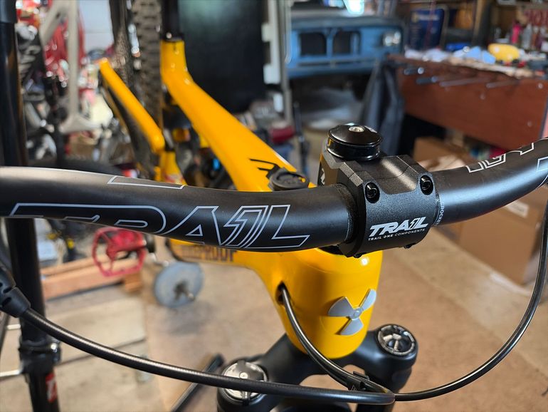 Used Nukeproof Mega 297 Custom SRAM GX Eagle AXS 2021 Mountainbike, Orange — image 8 of 16