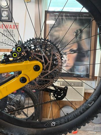 Used Nukeproof Mega 297 Custom SRAM GX Eagle AXS 2021 Mountainbike, Orange — image 13 of 16
