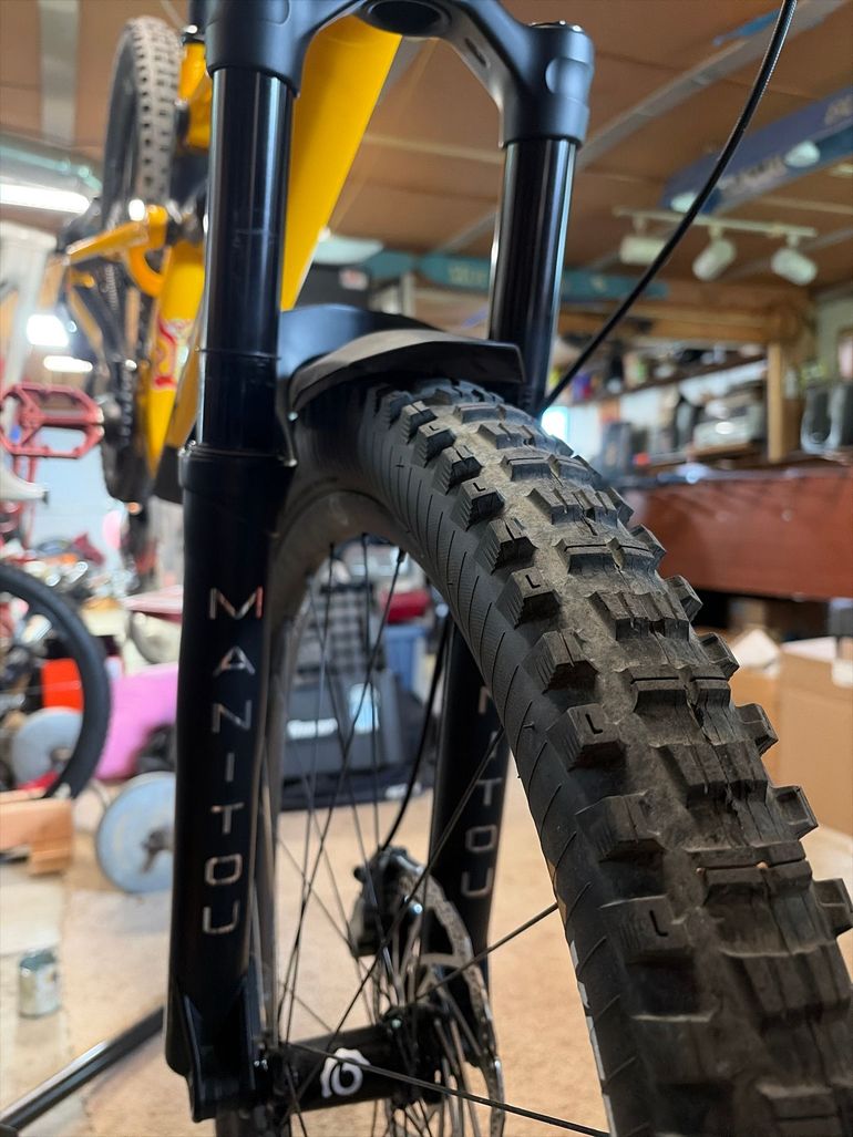 Used Nukeproof Mega 297 Custom SRAM GX Eagle AXS 2021 Mountainbike, Orange — image 11 of 16
