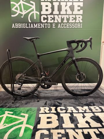 Tweedehands Giant Defy Advanced Pro 0 2024 2024 Road & Gravel — afbeelding 1 van 5