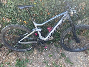 Used Scott Genius 930 2024 2024 Mountainbike, Light Gray, 29 — image 2 of 5