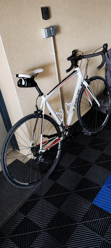 Used Trek 1.1 H2 Compact 2014 2014 Road & Gravel, White — image 3 of 3