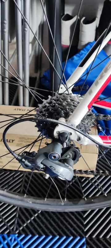 Used Trek 1.1 H2 Compact 2014 2014 Road & Gravel, White — image 2 of 3