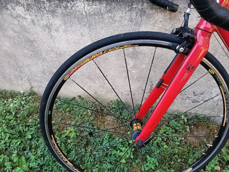 Used Giant Faith Shimano 105 2022 Road & Gravel, Red — image 2 of 4