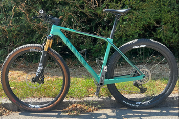 Canyon Exceed CF 8 2024 2024 Mountainbike d'occasion — image 2 sur 3