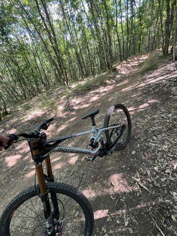 Brugt Mondraker SUMMUM CARBON RR 2022 2022 Mountainbike — billede 4 af 5