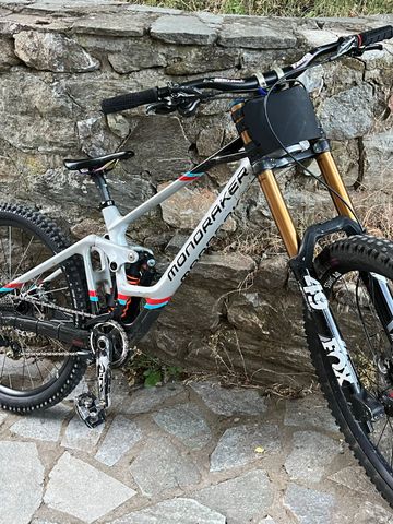 Brugt Mondraker SUMMUM CARBON RR 2022 2022 MTB