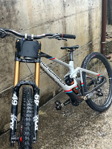 Brugt Mondraker SUMMUM CARBON RR 2022 2022 Mountainbike — billede 2 af 5