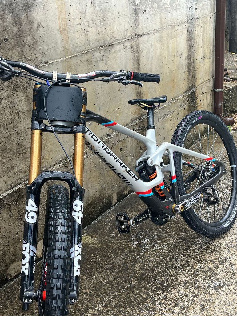 Brugt Mondraker SUMMUM CARBON RR 2022 2022 Mountainbike — billede 2 af 5