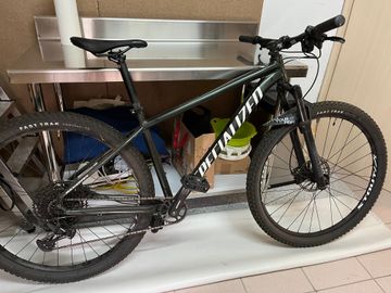 Used Specialized Rockhopper Expert 2025 2025 Mountainbike, Green, 27.5, 29 — image 1 of 5