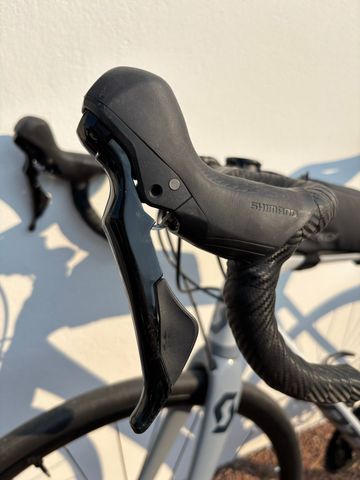 Używany Scott Addict 20 disc 2019 2019 Road & Gravel — zdjęcie 8 z 11