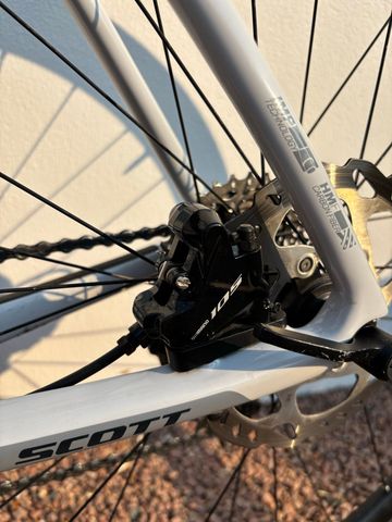 Używany Scott Addict 20 disc 2019 2019 Road & Gravel — zdjęcie 6 z 11
