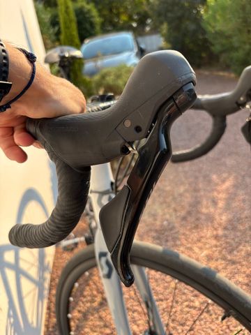 Używany Scott Addict 20 disc 2019 2019 Road & Gravel — zdjęcie 9 z 11