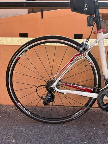 Specialized Secteur Sport 2014 2014 Road & Gravel usato, Bianco — immagine 4 di 7