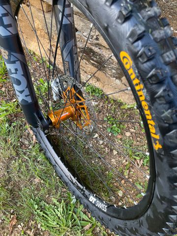 Brugt Lapierre Spicy CF Team 2025 2025 Mountainbike — billede 6 af 6