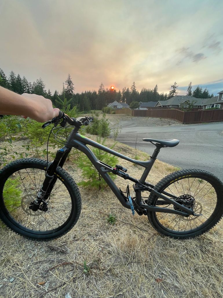 Used Specialized Status 160 2023 2023 Mountainbike, Light Gray, 29, 27.5 — image 3 of 4