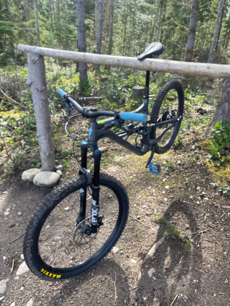 Used Specialized Status 160 2023 2023 Mountainbike, Light Gray, 29, 27.5 — image 4 of 4