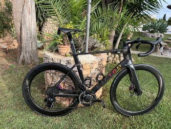 Factor Ostro SRAM Red 2025 Road & Gravel usato