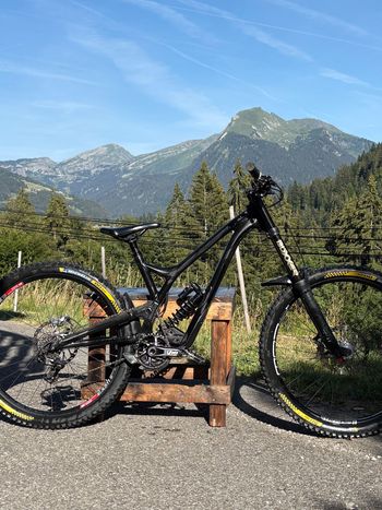 Used Commencal SUPREME DH V4.2 ESSENTIAL 650B 2018 2018 MTB