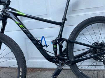 Used Giant Anthem 29 2 2020 2020 Mountainbike, Black — image 3 of 4