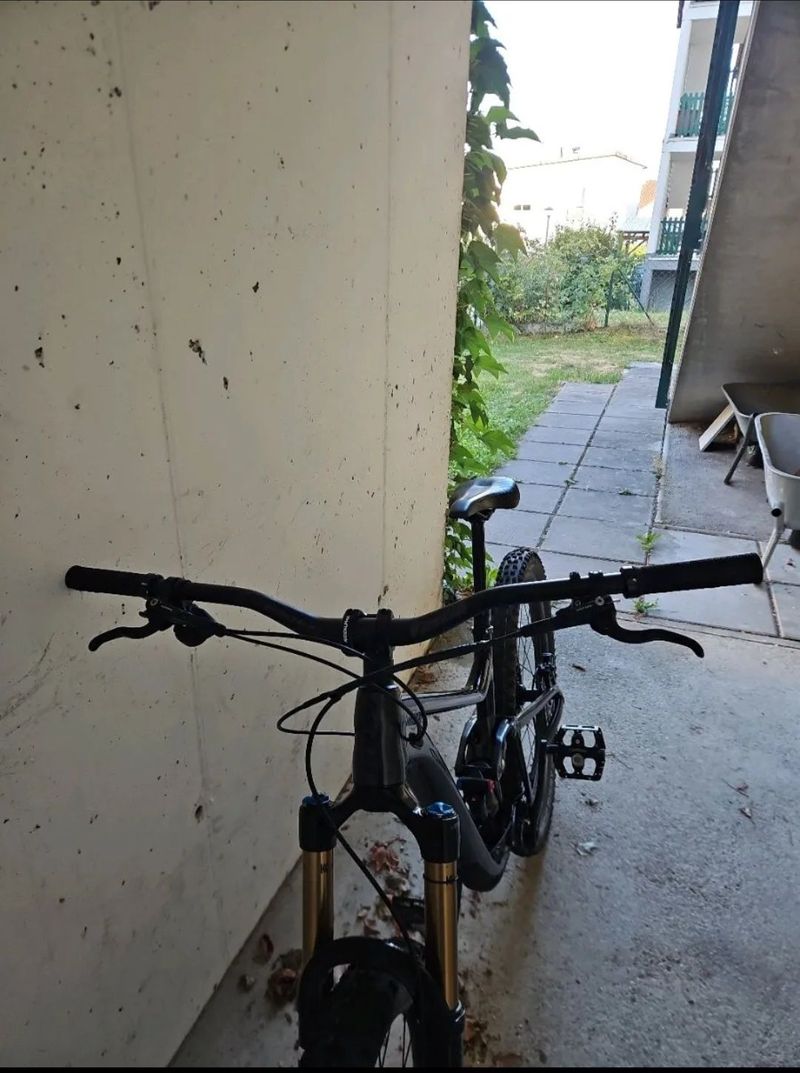 Used Giant Trance X 2 2024 2024 Mountainbike, Black, 29 — image 2 of 4