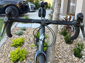 Used Specialized Diverge E5 2025 2025 Road & Gravel, Red — image 5 of 11