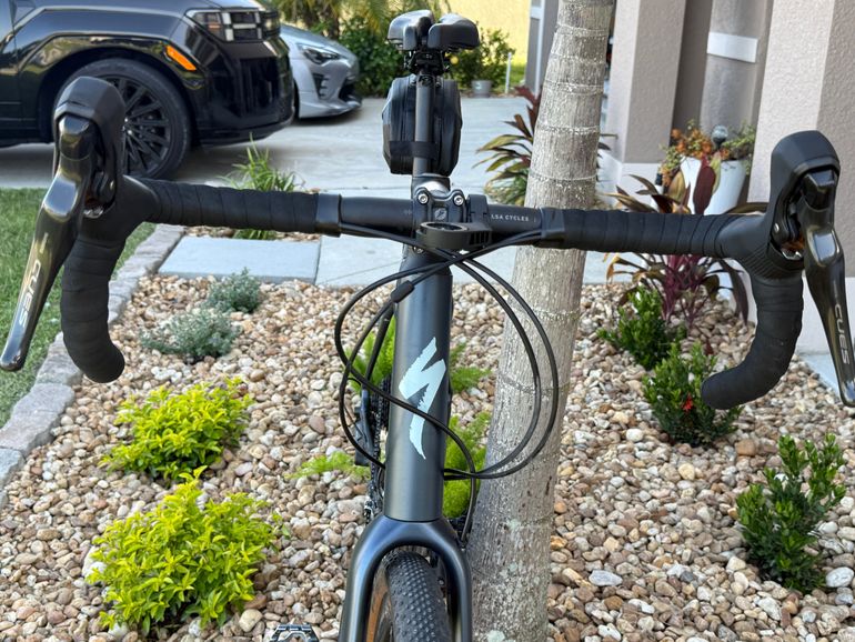 Used Specialized Diverge E5 2025 2025 Road & Gravel, Red — image 5 of 11