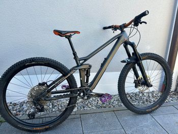 Używany CUBE STEREO 140 HPC, RACE 27.5 2022 2022 MTB