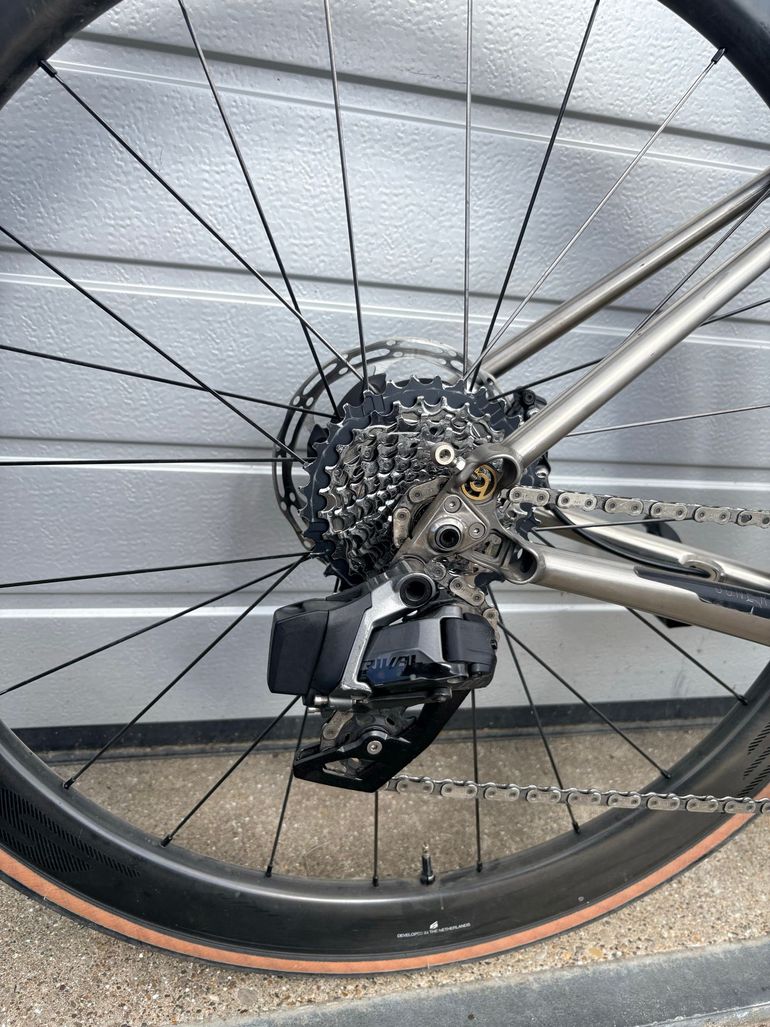 Used Jguillem Custom SRAM Rival eTap AXS 2023 Road & Gravel, Light Gray — image 4 of 5