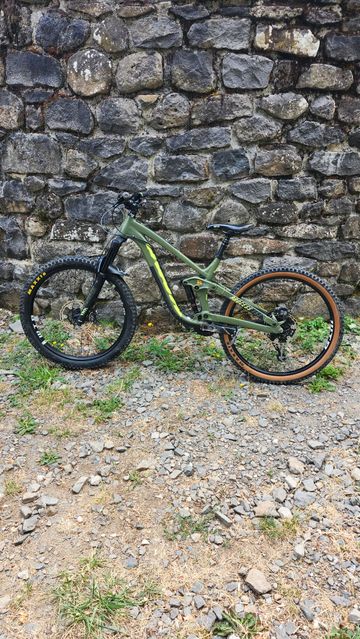 Kona Process 153 AL/DL 27.5 2018 2018 Mountainbike de segunda mano, Verde — imagen 1 de 8