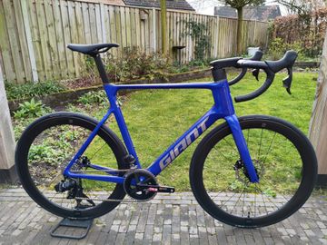 Używany Giant Propel Advanced 1 2024 2024 Road & Gravel — zdjęcie 4 z 15