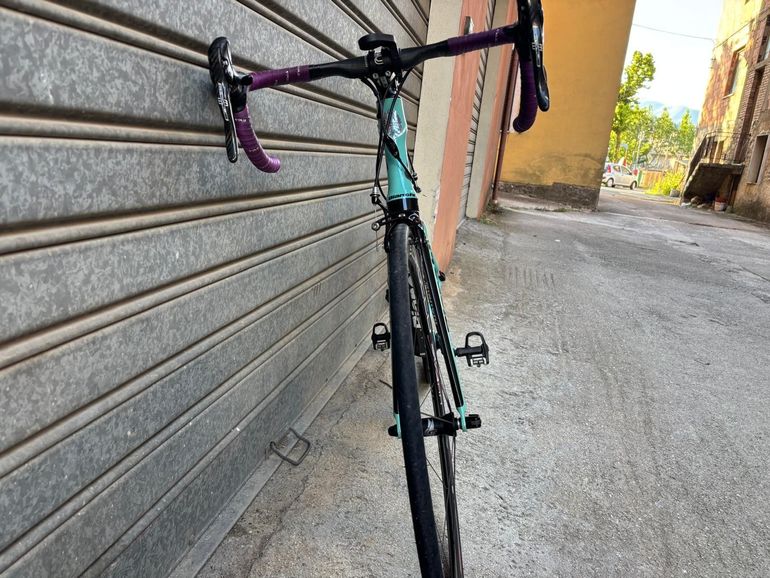 Brugt Bianchi Infinito CV Chorus 2016 2016 Road & Gravel — billede 8 af 29