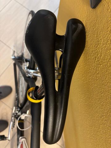 Used Bianchi Custom Campagnolo Chorus 2004 Road & Gravel, Black — image 13 of 37