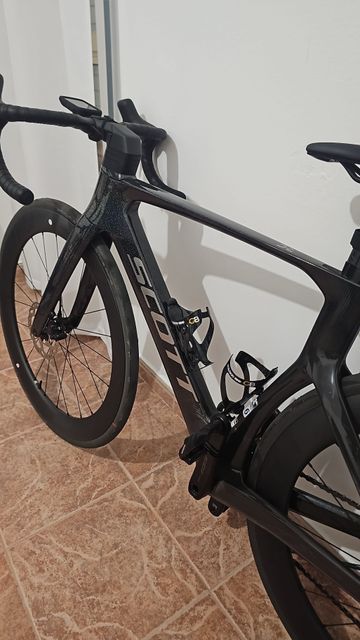 Scott Foil RC 20 2024 2024 Road & Gravel usato, Nero — immagine 3 di 8