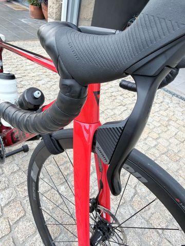 Used Giant Propel Advanced 2 2024 2024 Road & Gravel, Red — image 11 of 36