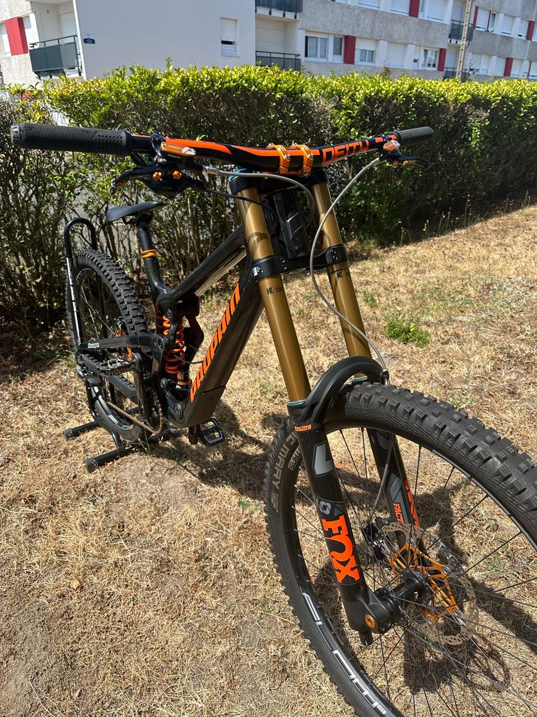 Brugt Propain Rage CF Mix Highend 2022 2022 Mountainbike — billede 5 af 6